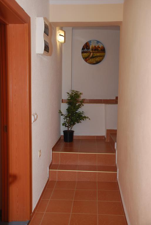 Apartments Ismy Ulcinj Exterior photo